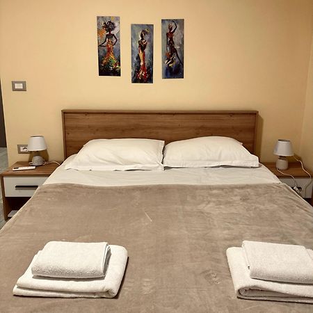 Urban Apartment In Blloku تيرانا المظهر الخارجي الصورة