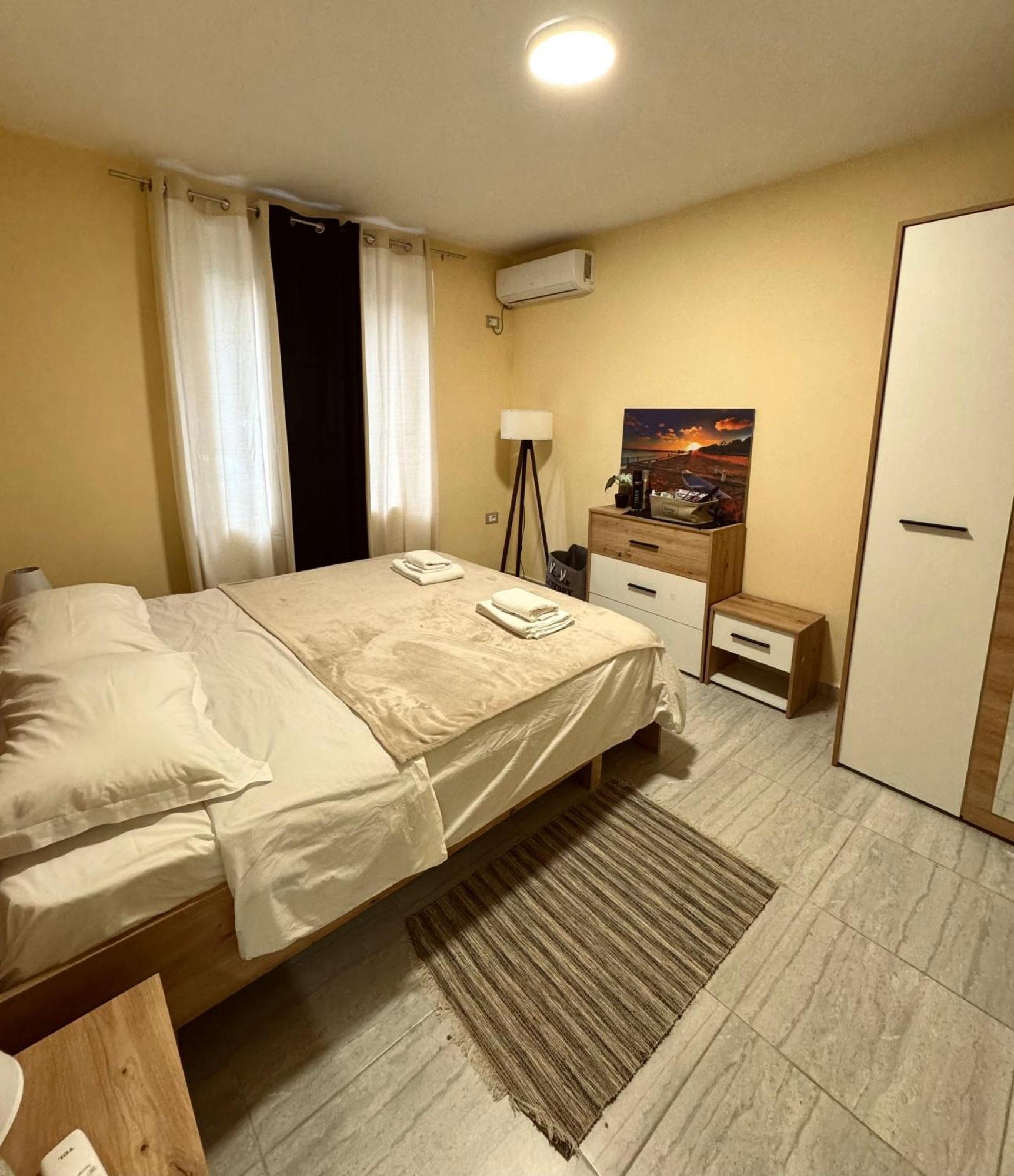 Urban Apartment In Blloku تيرانا المظهر الخارجي الصورة